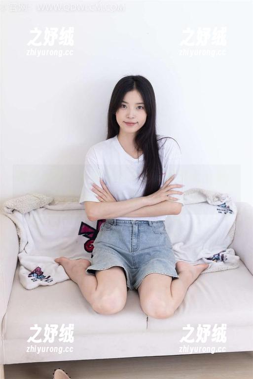 物恋传媒 - 小昭晒的灰丝，明明无圣光，图片的风味却意外撩人，懂的都懂。