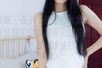 物恋传媒 – 在小飞的紫色太阳雨的套图里，下载过程中你会发现你的内心正在淋漓尽致的释放！