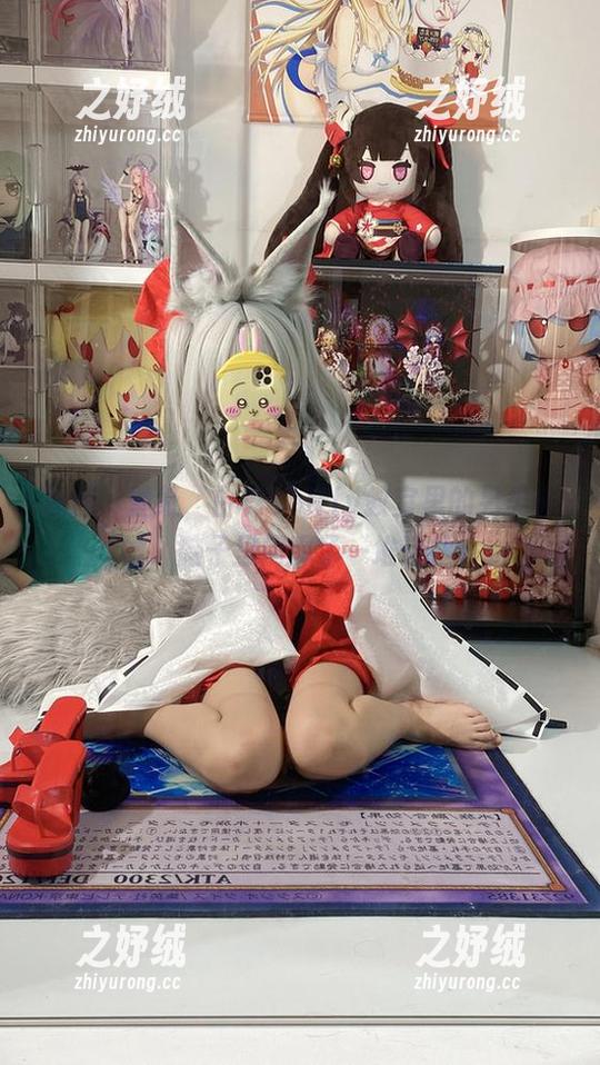 原图、壁纸，白栎Shirly教室里的另类美学，脑子里闪现了一堆话题…