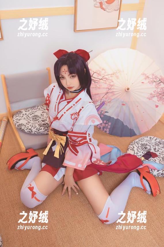 神乐坂真冬的旗袍黑贞写真，分享完你会立马想去办个VIP会员……是的，盾牌和剑优先！