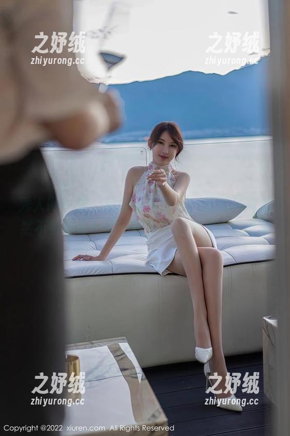 秀人网 - 喔，这届夏天美图，奶油妹妹果然不负期待！可…在哪里消失的冰淇淋呢