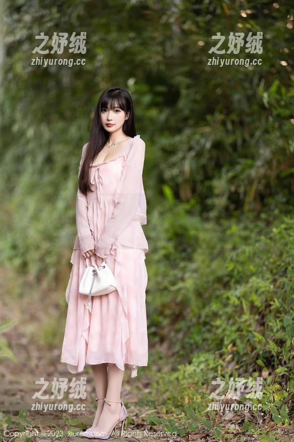 秀人网 - 全套肉丝般的美丽，妮儿Bluelabel说：日常压力小解压！