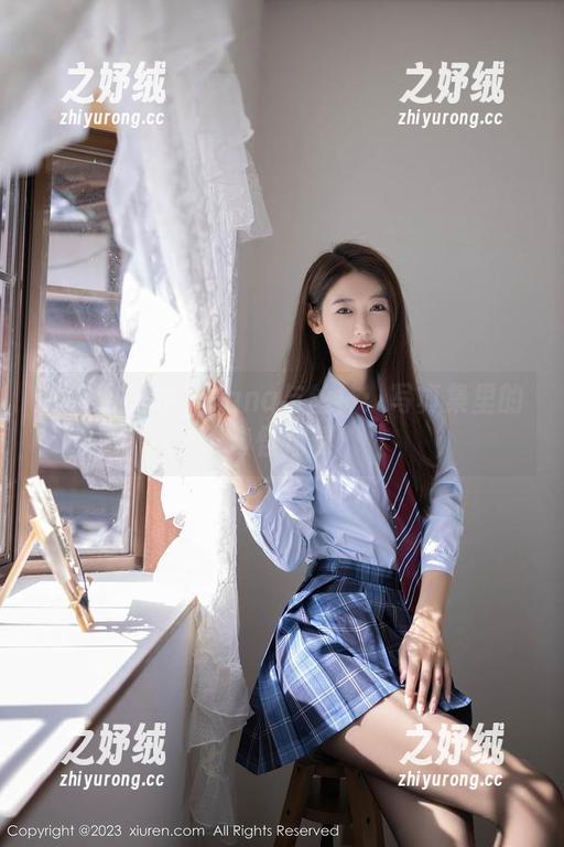 秀人网 - 木子nana与丝袜：写真集里的奇怪情愫