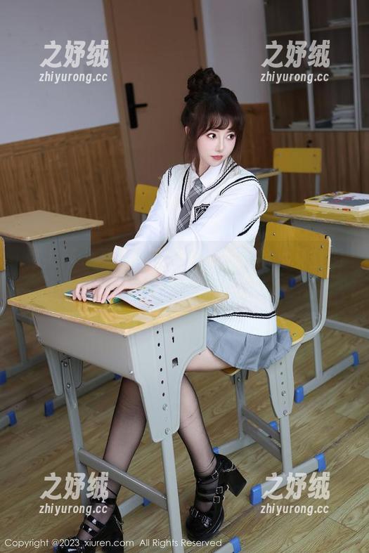 秀人网 - 看江淑影river的作品，女孩们的私拍也太会撩了吧？