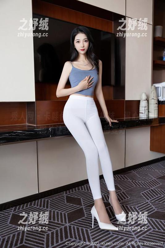 秀人网 - 卡哇伊控的定制棉袜，温心怡的图片让我每天心情都变好