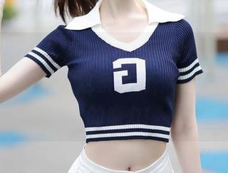 秀人网 – 玥儿玥的短裤美图图包，带你领略“夏天之短—这条短裤，让我怎能不爱”的魔力！