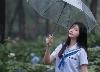 套图里泳池的光影,秋山AkI让你直面水下的骚动