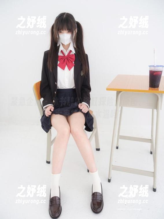 紧急企划 - 林书辞的浴缸探险：原图、壁纸，大家能猜出水温吗？