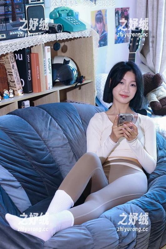 绮梦摄影 - 套图更新，甜甜的长腿依旧撩动人心。