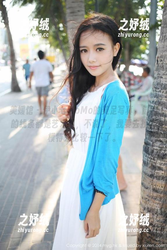 美媛馆 - 伊小七MoMo的美足写真，脚踝的线条都是艺术啊，不说了，我要去找个模特来比较一下了。