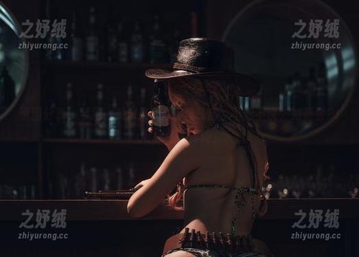 原图分享，芊川一笑MNK的温柔气质，不得不说，她真会Pick模糊的界限。