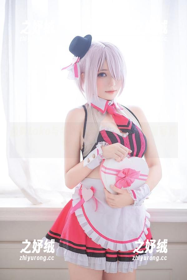 菌烨tako与牛仔裤的完美邂逅，高清写真带你一探究竟！