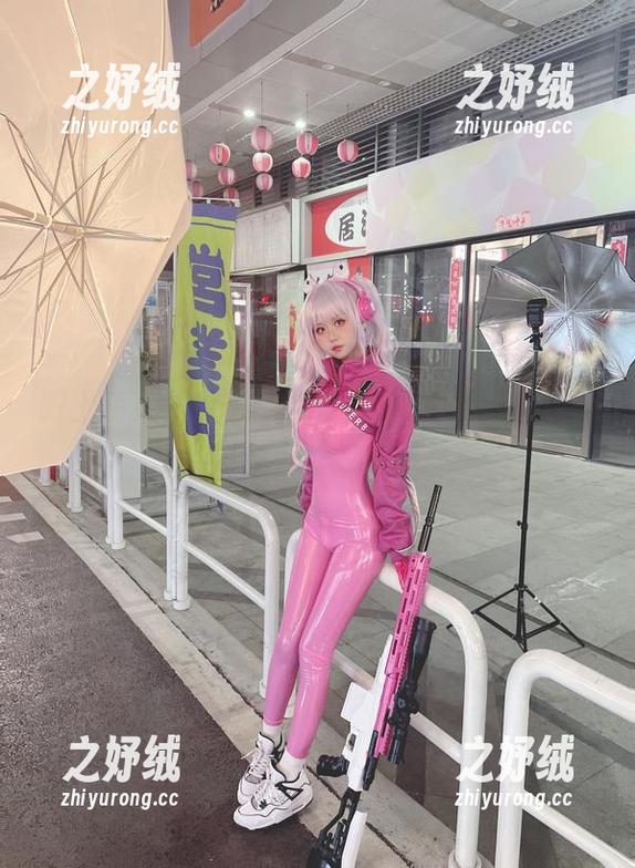 跟上萌芽儿o0的步伐：那皮衣带来的美图合集