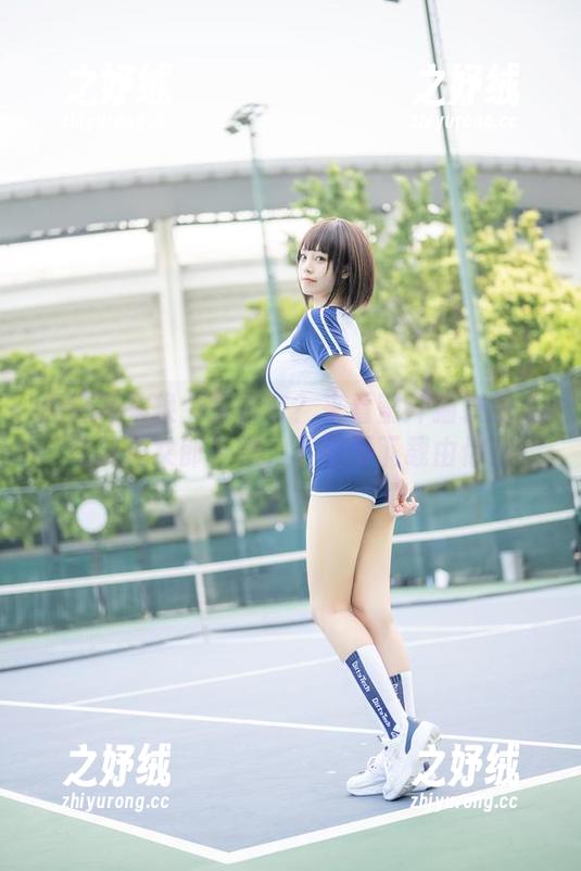 想给耳朵换个背景音？来看蜜汁猫裘的《诗羽兔女郎》吧，下载不下载由你！