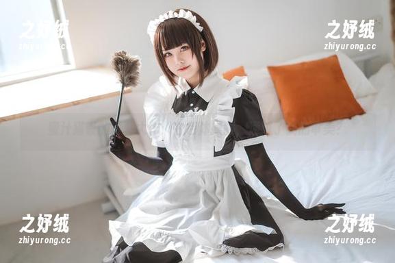 蜜汁猫裘的写真大作：白色体操服，通过了我的审美？