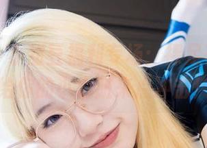 袜啵啵 – 小甜豆福利专场：裸足花絮版，给你的小心脏来点冲击！