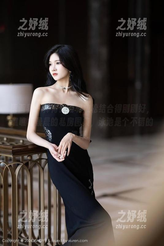 语画界 - 体育运动和放松结合得刚刚好，瞧瞧杨晨晨的私房图集，泳池是个不错的选择。
