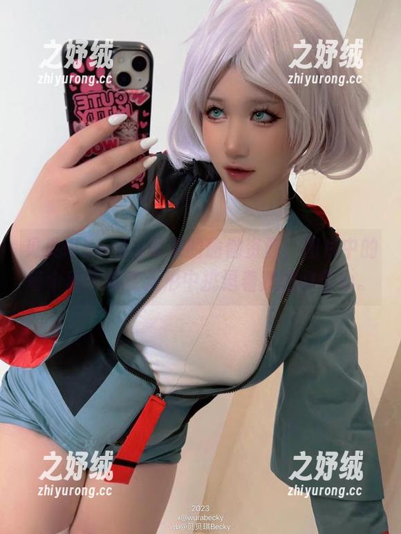 贝贝琪Becky带来的瑜伽资源，图片中的每个动作都在无形中挑逗着我的好奇心。