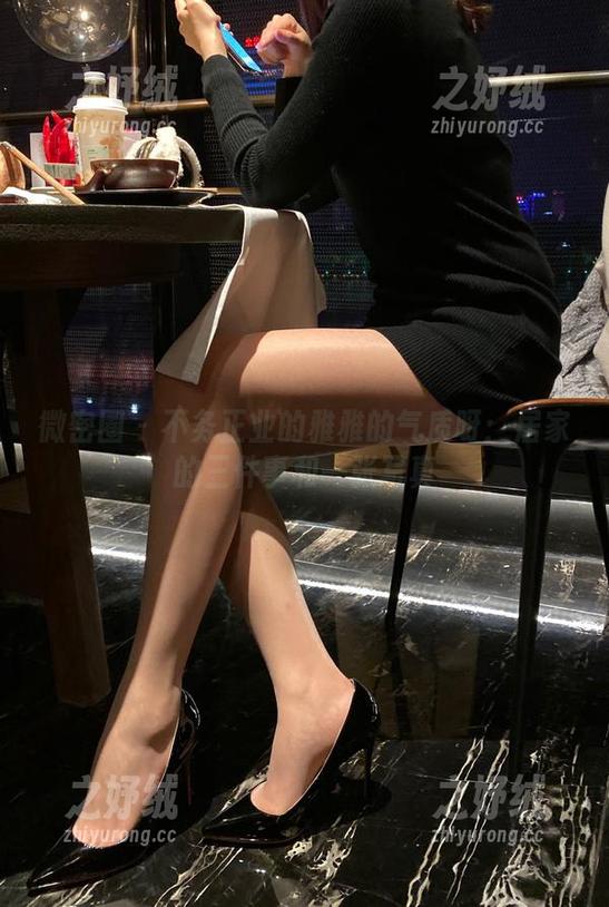 微密圈 - 不务正业的雅雅的气质呀：居家的三件事和一张写真