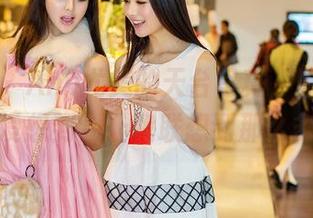 青豆客 – Ann尤美的天台写真，原图里我真没想到会让我联想到那么多！
