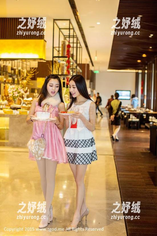 青豆客 - Ann尤美的天台写真，原图里我真没想到会让我联想到那么多！