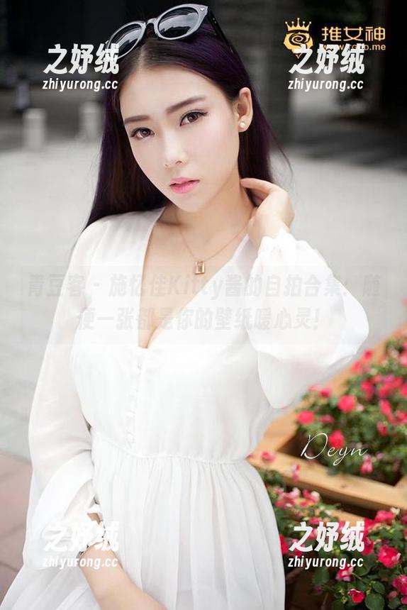 青豆客 - 施忆佳Kitty酱的自拍合集：随便一张都是你的壁纸暖心灵！